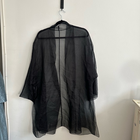 Chiffon non branded cardigan. Open and cool. One size. - Picture 2 of 5